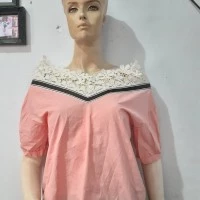 pakaian wanita