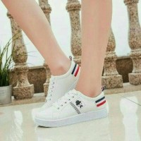 Terbaru SEPATU OLAHRAGA PUTIH WANITA SEKOLAH SPORT NIKE PUMA ADIDAS V