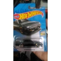 Hot Wheels '82 Nissan Skyline R30