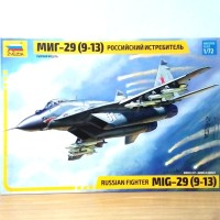 1//72 RUSSIAN PAK FA T-50 FIGHTER AIRCRAFT Model ZVEZDA 7229