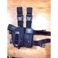 Holster Senjata dengan Magasen