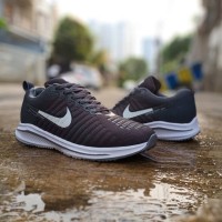 sepatu cowok raning nike zoom