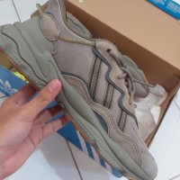 olive green ozweego