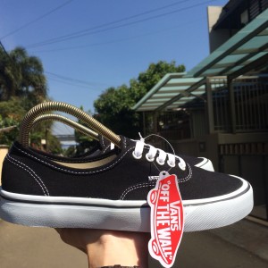 Sepatu Vans Authentic Black White Tokopedia