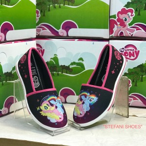 Sepatu Slip On Anak Wanita Sepatu White Waffle Hc Sepatu Sekolah Sepatu Gaya Tokopedia