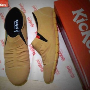 Sepatu Casual Santai Pria Tokopedia