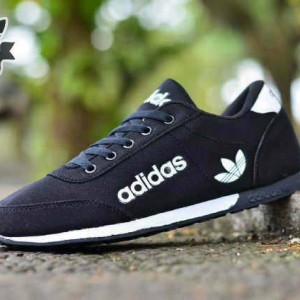 Promo Sepatu Pria Adidas Man Joging Lapangan Jajan Kerja Formal Kantor Hangout Olahraga Tokopedia