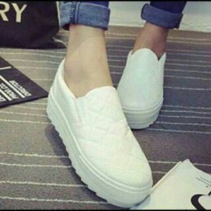 Sepatu Sneakers Polos Wanita Tokopedia
