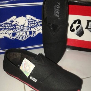 Sepatu Wakai Hitam Tokopedia