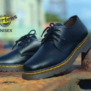 Sepatu Dr Martens Low Leather Suede Unisex Tokopedia