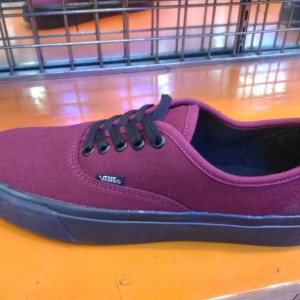 Vans Autentic Sepatu Cowok Tokopedia