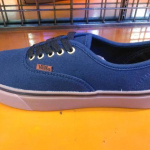Vans Autentic Sepatu Cowok Tokopedia