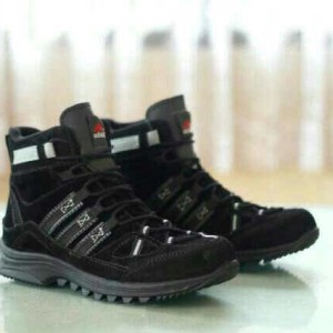 Sepatu Pria Tracking Climbing Hiking Gunung Adidas Ax2 Tracking Best Seller Tokopedia
