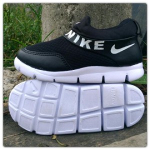 Sepatu Anak Sekolah Hitam Laki Laki Perempuan Nike Tokopedia