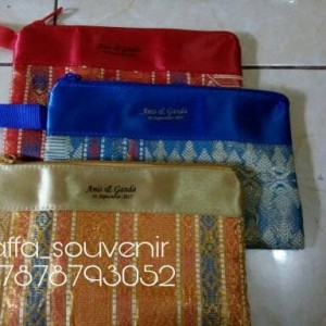 Souvenir Pouch Kosmetik Songket Tokopedia