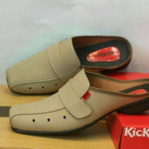 Sepatu Kicker Slop Santai Tokopedia