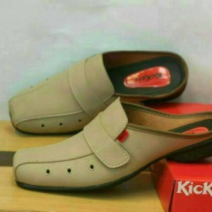 Sepatu Kicker Slop Santai Tokopedia