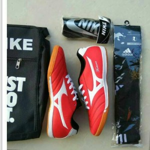 Paket Komplit Sepatu Futsal Mizuno Komponen Ori Tokopedia