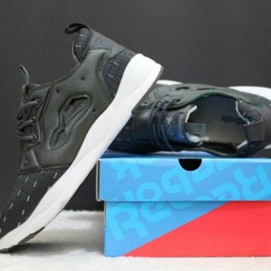 Fenomenal Sepatu Reebok Ventilation Import Tokopedia