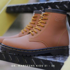 Sepatu Boots Dr Martens Anak Warna Tan Tokopedia