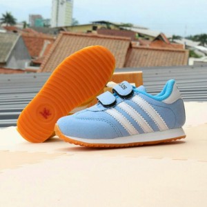 Sepatu Sneakers Adidas Putih Tokopedia