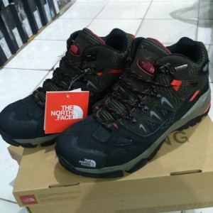 Sepatu Gunung Sepatu Tracking Sepatu Outdoor The North Face Tokopedia