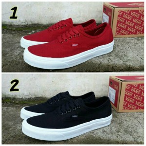 Sepatu Pria Sneaker Vans Authentic Tokopedia