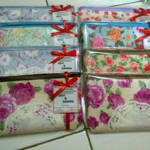 Jual Souvenir Pouch Dompet Kosmetik Murah Unik Souvenir Pernikahan Tokopedia