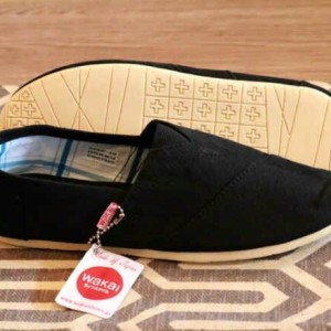Sepatu Wakai Hitam Polos Tokopedia