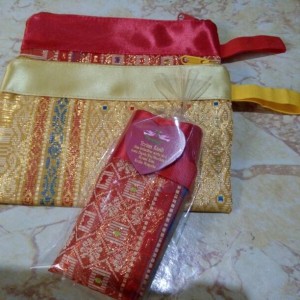 Souvenir Pouch Kosmetik Songket Tokopedia