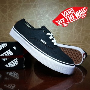 Sepatu Pria Sneaker Vans Authentic Tokopedia
