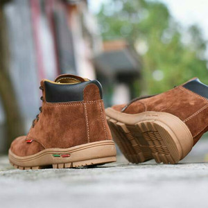 Sepatu Boots Pria Kickers Suede Tokopedia