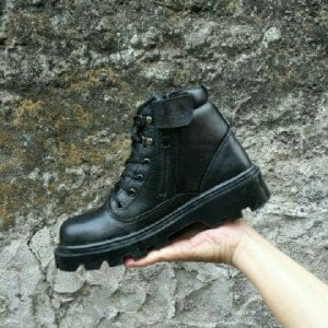 Kickers Boots Safety Sepatu Kerja Lapangan Pria Tokopedia