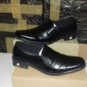 Sepatu Fantofel Vantovel Pria Tokopedia