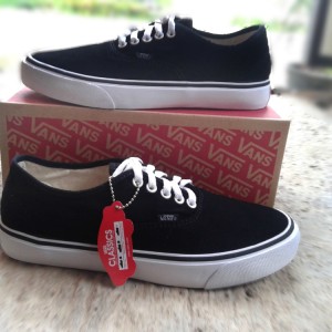 Sepatu Pria Sneaker Vans Authentic Tokopedia