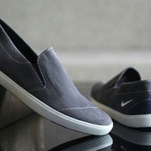Sepatu Wakai Hitam Abu Tokopedia