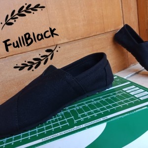 Sepatu Wakai Hitam Polos Tokopedia