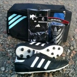 Paket Sepatu Futsal Bahan Kulit Lembu Tokopedia