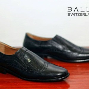 Sepatu Slop Trendy Pria Tokopedia