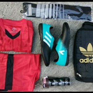 Sepatu Futsal Bonus Kaoskaki Tas Dan Skin Tokopedia