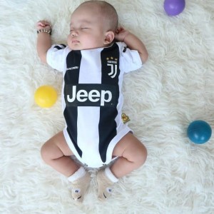 Jersey Juventus Jumper Baby Juventus Baju Bola Bayi Tokopedia