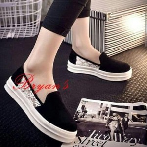 Sepatu Wanita Slip On Hitam Tokopedia