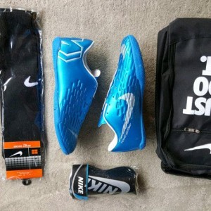Sepatu Futsal Bonus Kaoskaki Tas Dan Skin Tokopedia