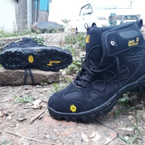 Sepatu Gunung Pria Jack Wolfskin Hiking Outdoor Vibram Waterproof Tokopedia