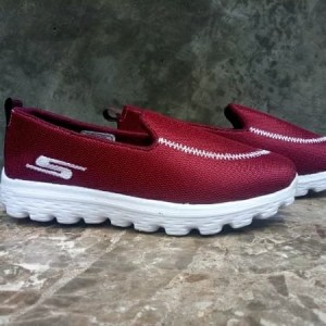 Sepatu Slip On Sketcher Wanita Tokopedia