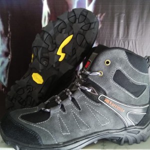 Sepatu Gunung Hiking Outdoor Karrimor Hot Route Not The North Face Jack Wolfskin Tokopedia