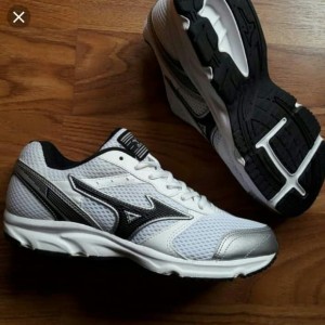 Sepatu Olahraga Wanita Tokopedia