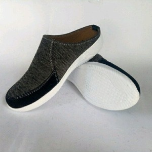 Sepatu Sandal Pria Casual Terbaru Ringan Banget Slop Selop Flat Sendal Kasual Cowok Tokopedia
