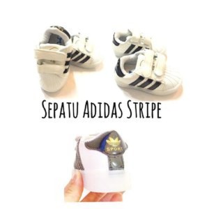 Sepatu Led Bayi Dan Anak Laki Laki Dan Perempuan Sepatu Sneakers Anak Dengan Lampu Menyala Tokopedia