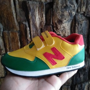 Sepatu Sekolah Anak Bervariasi Terlaris Tokopedia